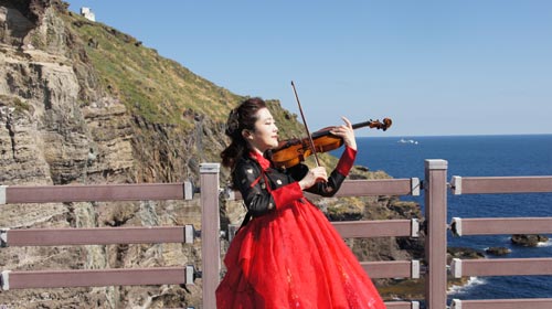 바이올린으로 알린 ‘대한민국·독도·아리랑’ 기사의 사진